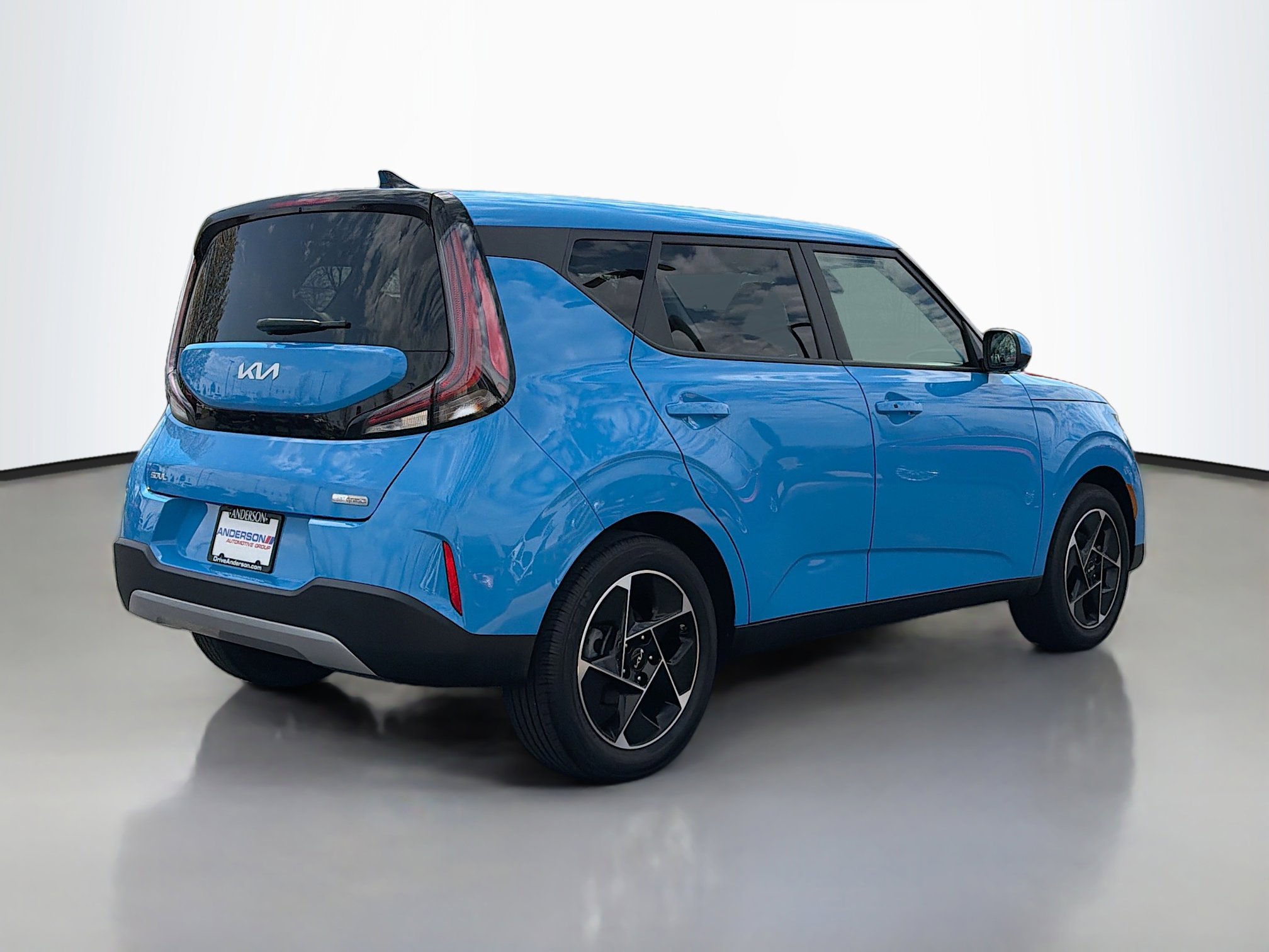 Used 2025 Kia Soul EX FWD image 2