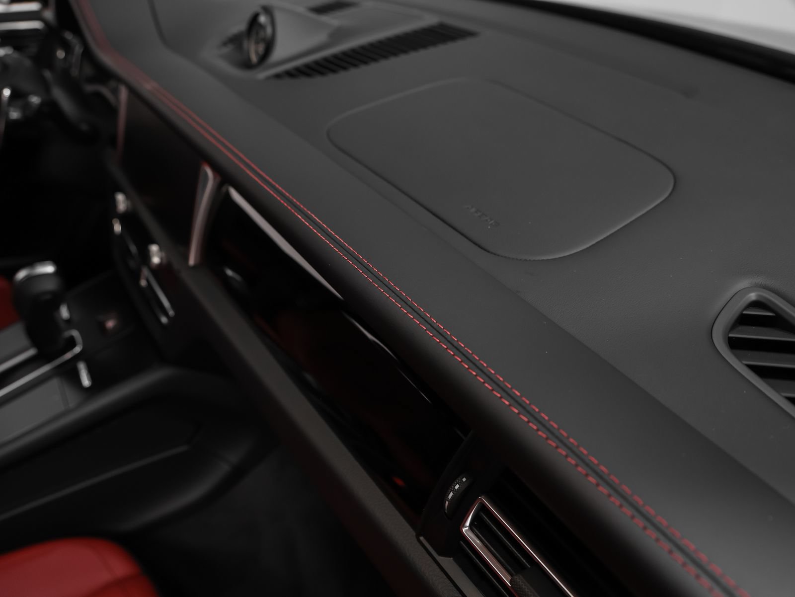 New 2026 Porsche Macan AWD/4WD image 20