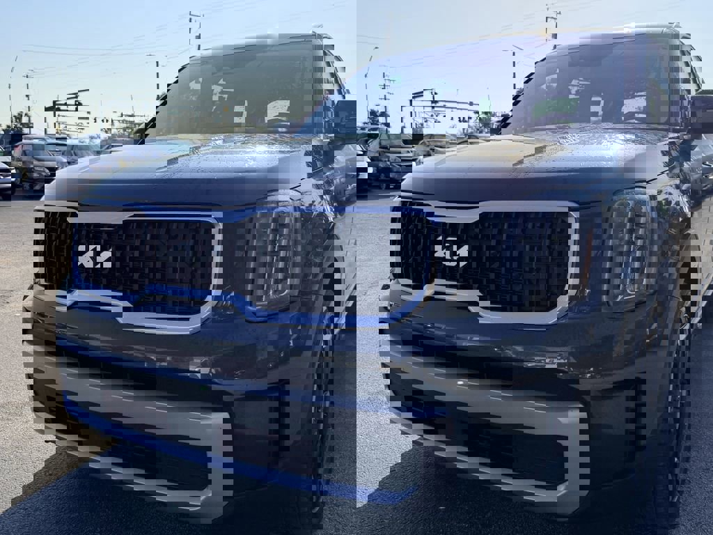 Used 2024 Kia Telluride EX w/ EX Captain's Chair Package image 10