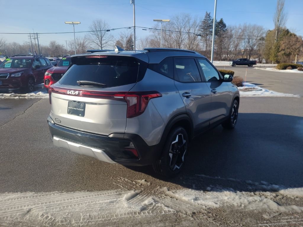 Used 2025 Kia Seltos S image 6