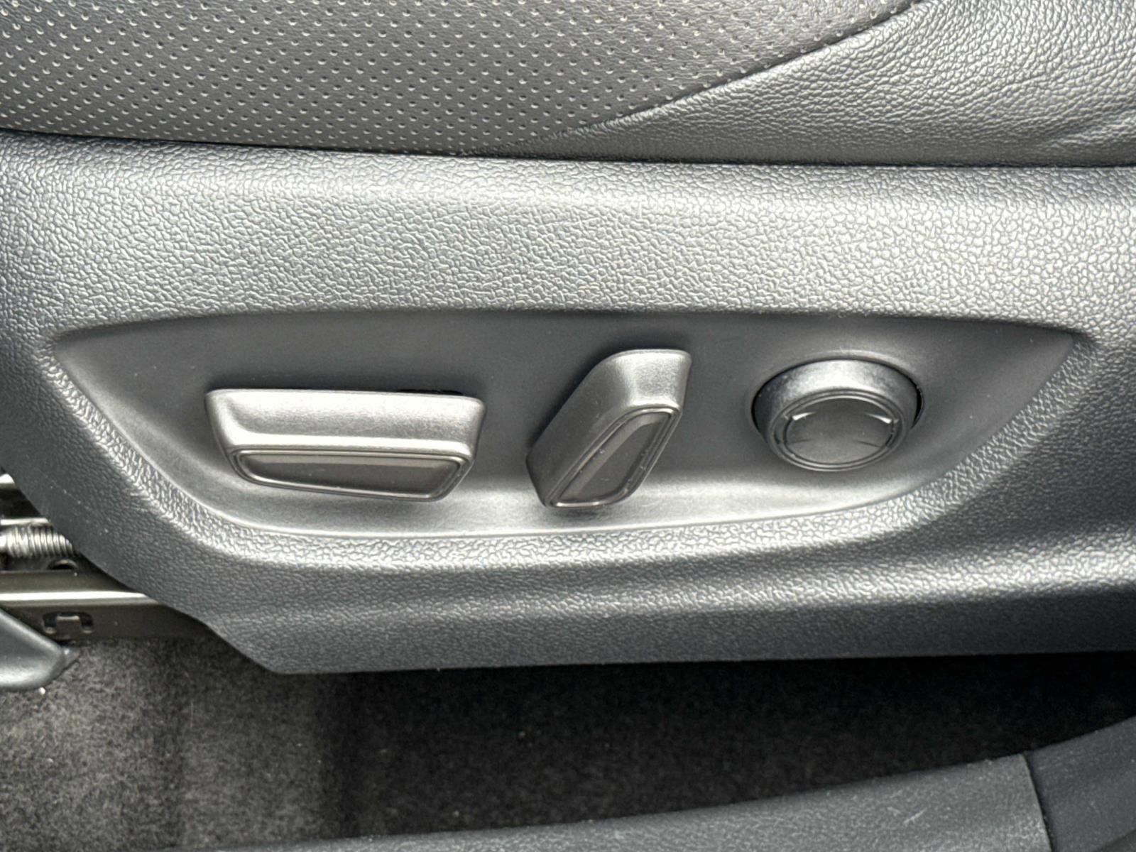 Used 2021 Toyota C-HR Limited image 16