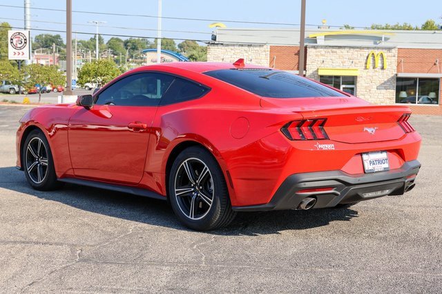 Used 2024 Ford Mustang Premium image 5
