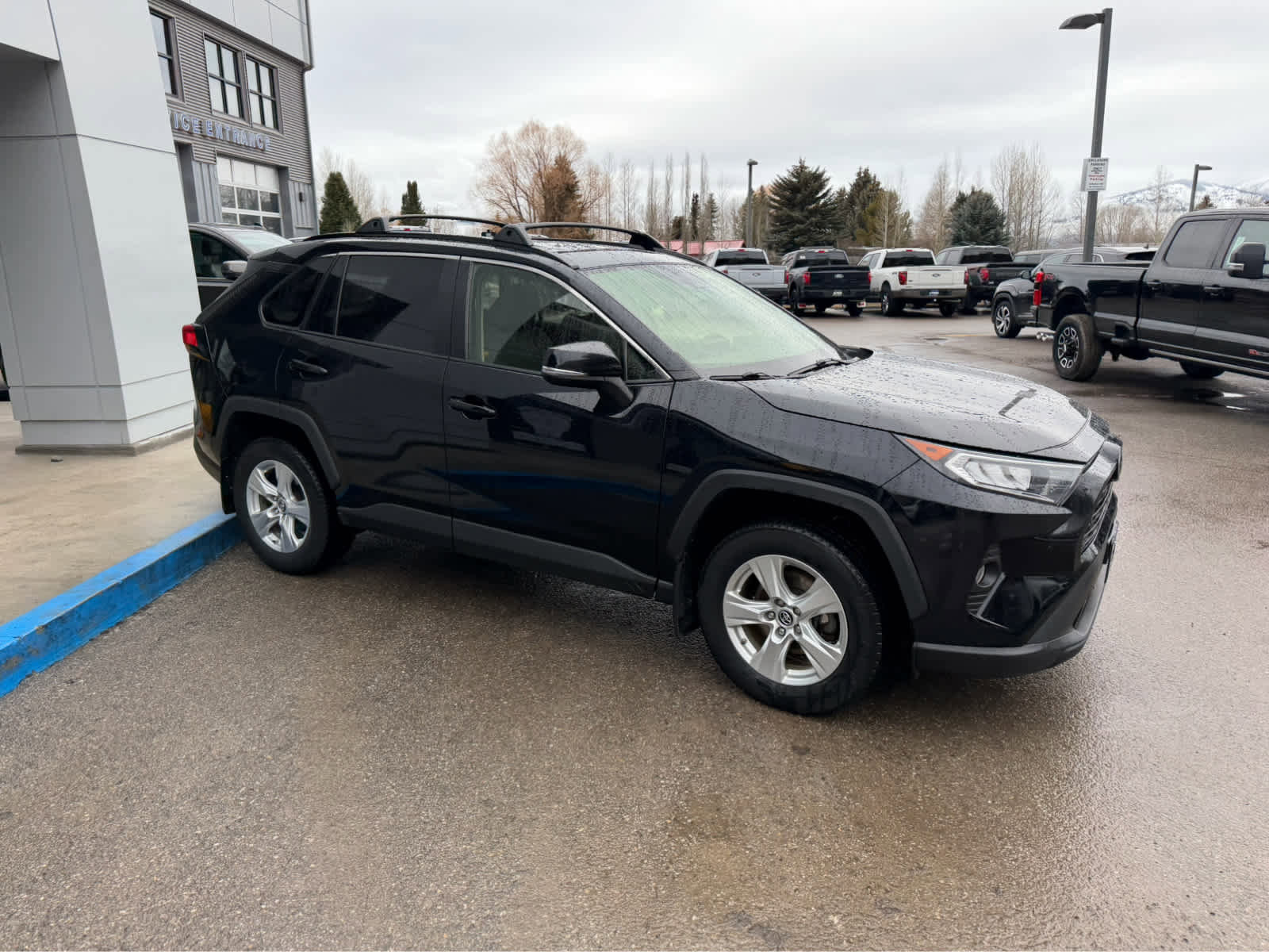 Used 2019 Toyota RAV4 XLE w/ Convenience Package image 6