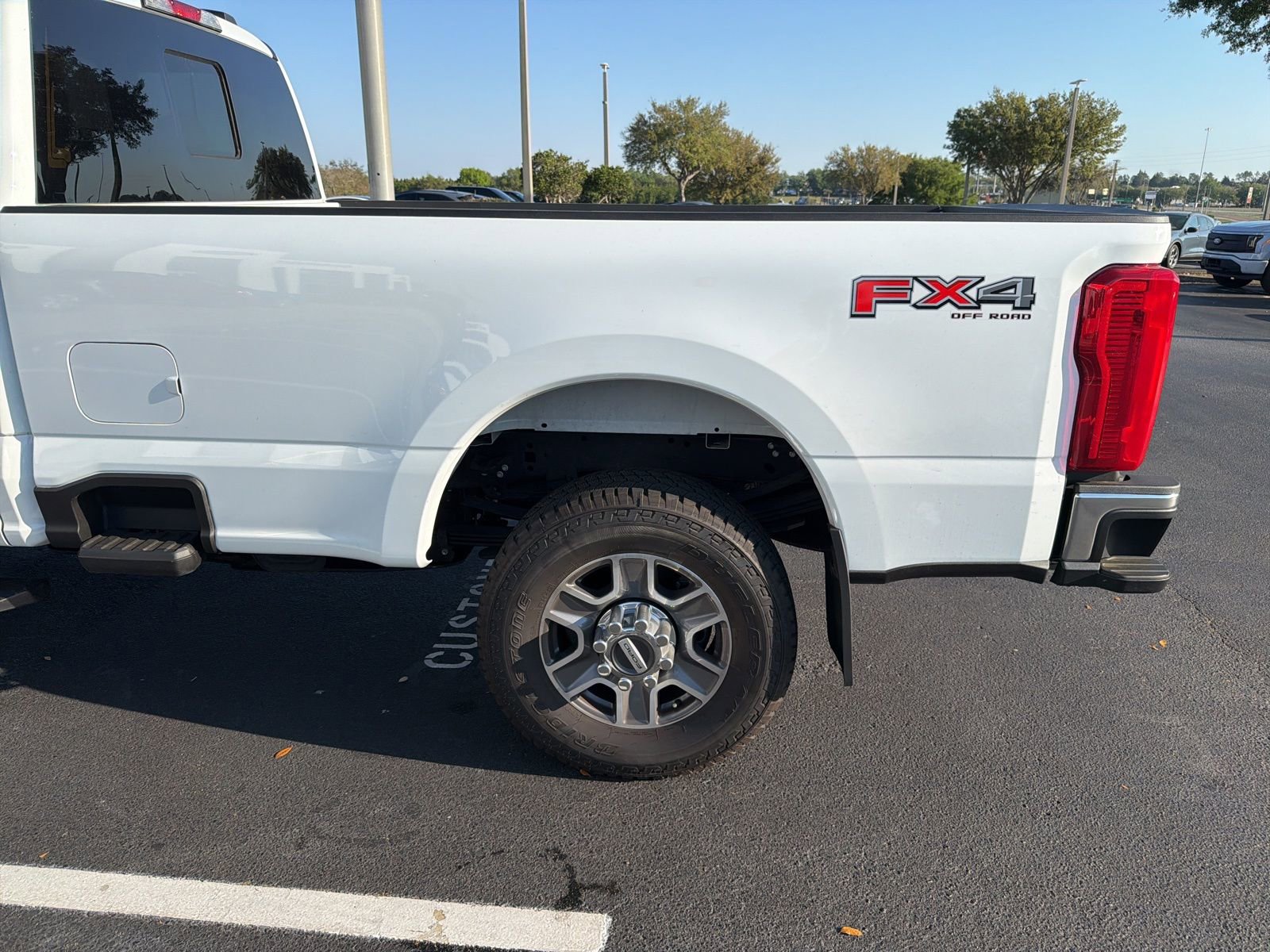 Used 2025 Ford F350 XLT w/ FX4 Off-Road Package image 14