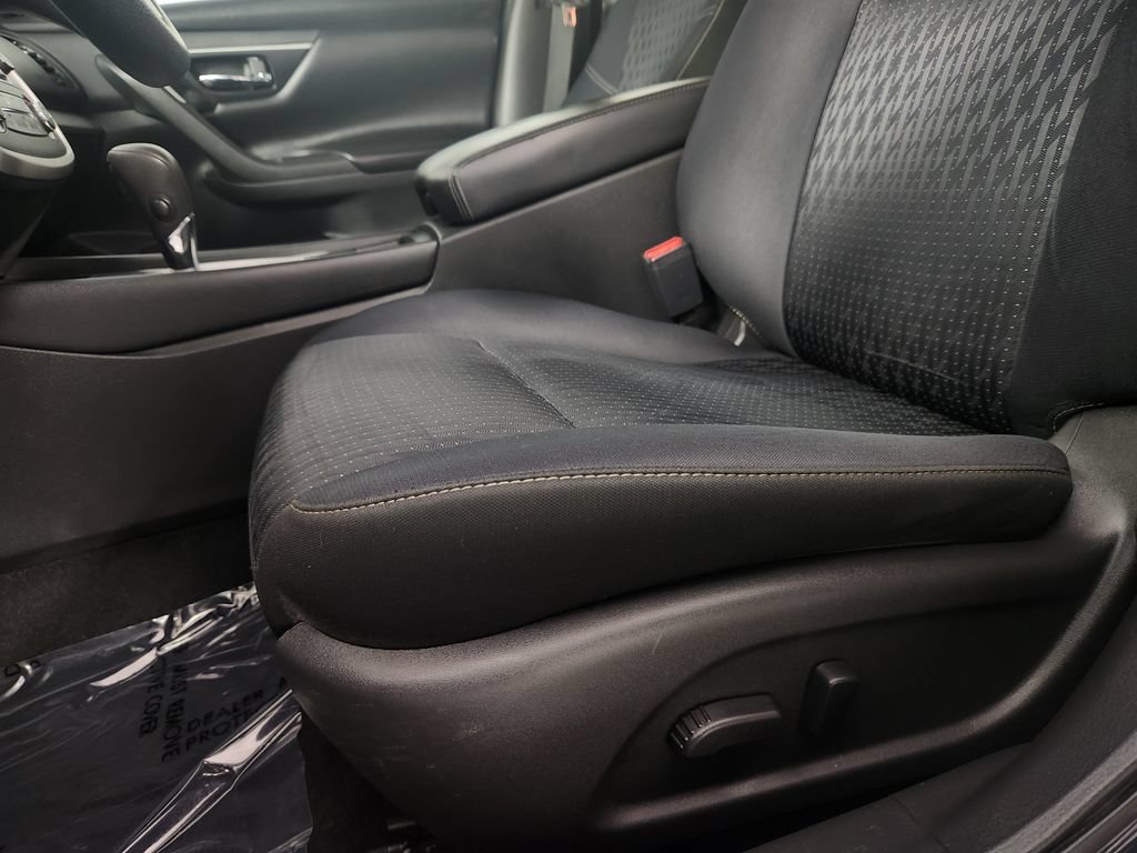 Used 2016 Nissan Altima 2.5 S w/ Power Driver Seat Package FWD image 13