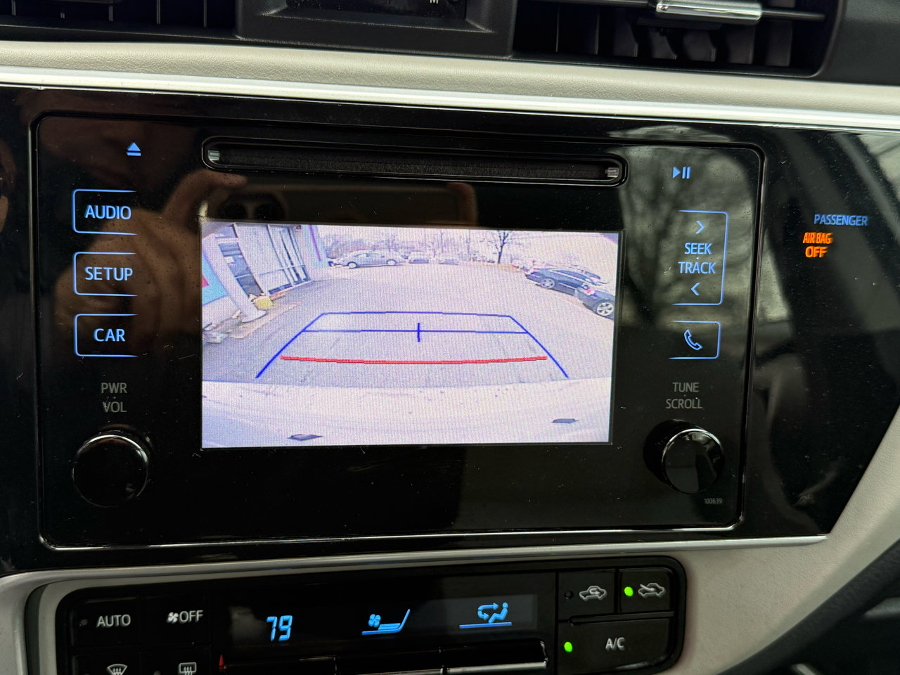 Used 2018 Toyota Corolla LE image 15