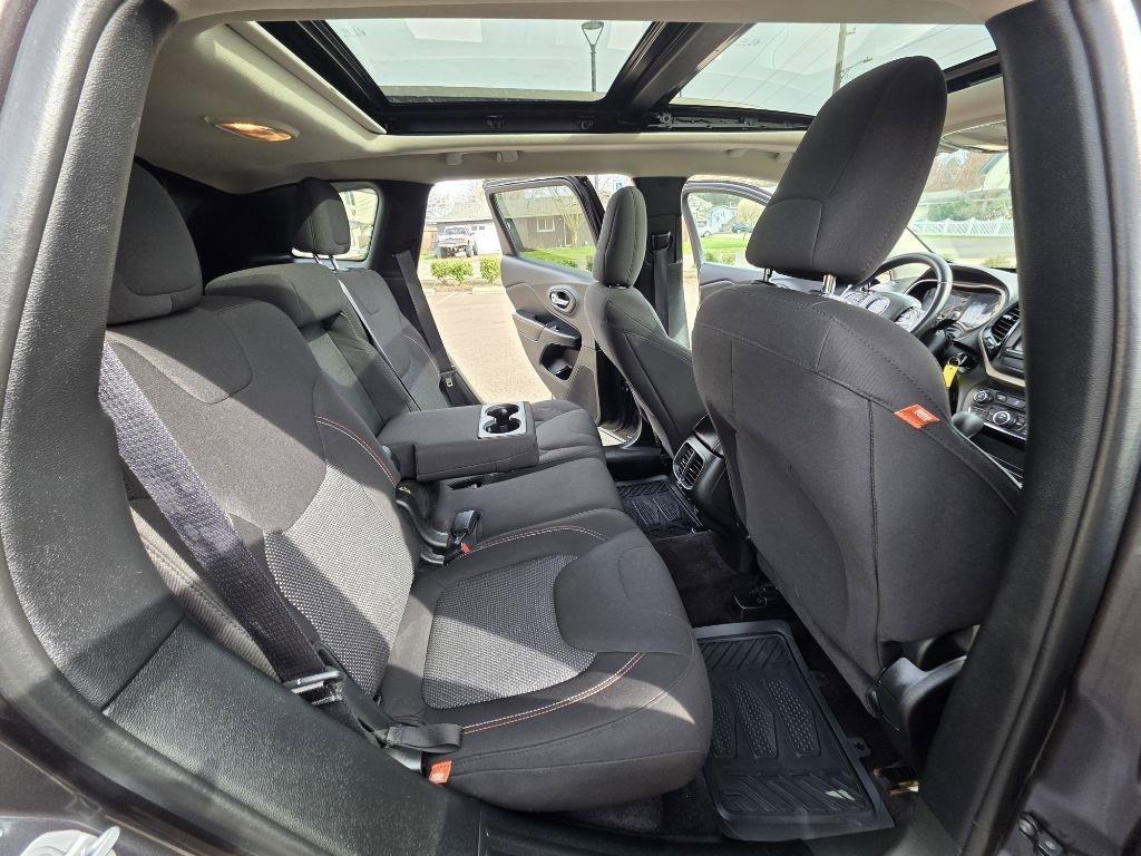 Used 2017 Jeep Cherokee 75th Anniversary image 15