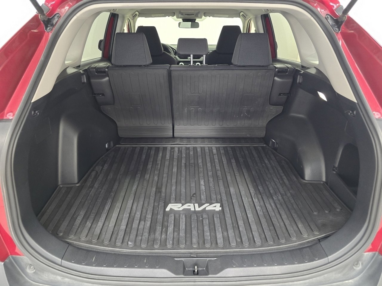 Certified 2022 Toyota RAV4 LE AWD/4WD image 18