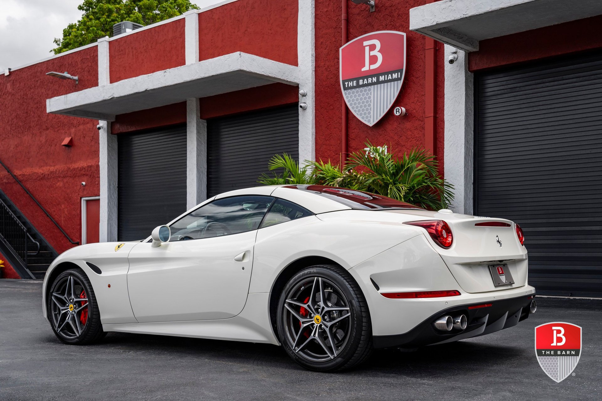 Used 2017 Ferrari California T RWD image 10