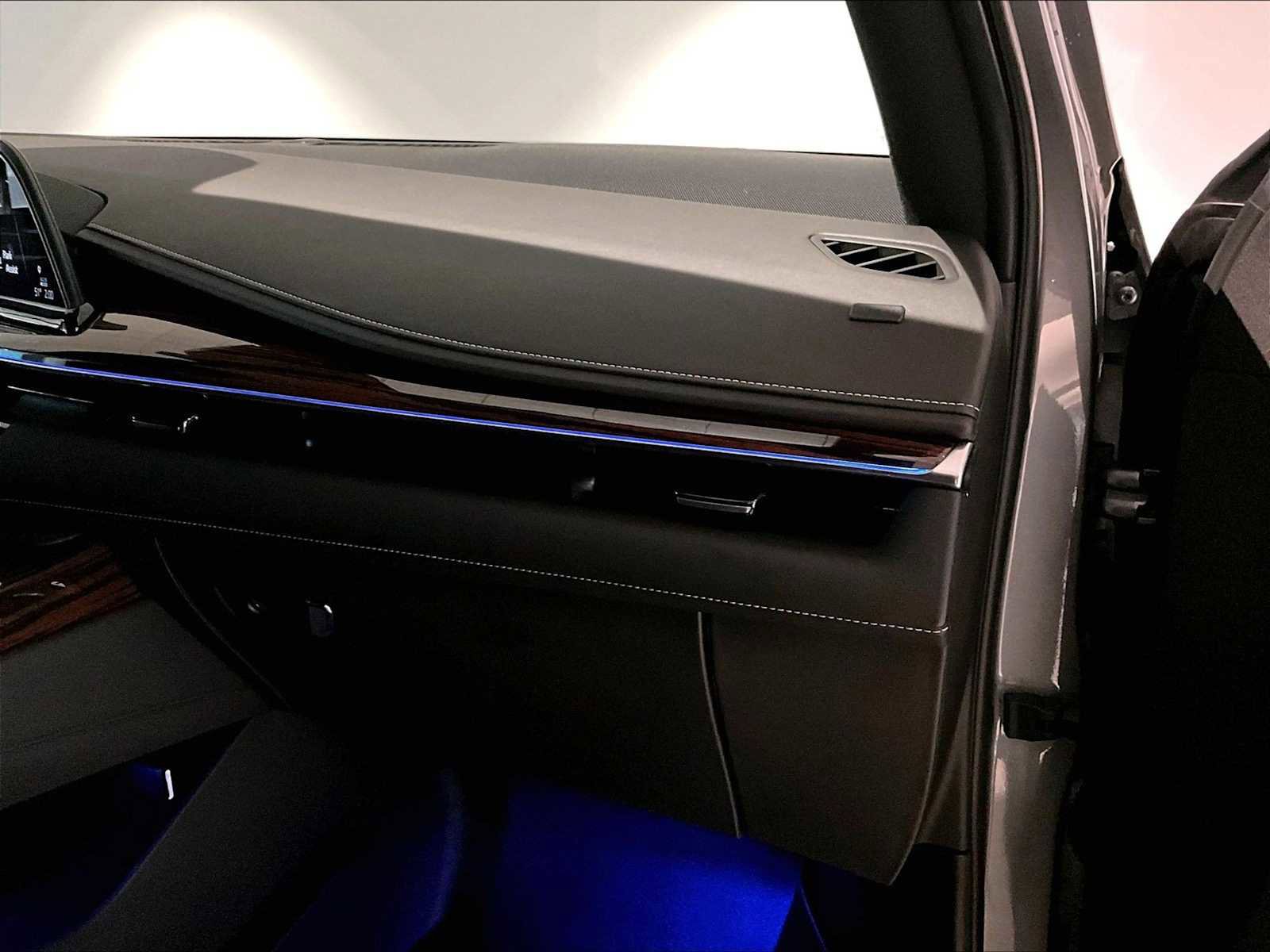 Used 2021 Cadillac Escalade ESV Premium Luxury w/ Driver Assist Tech Package image 20