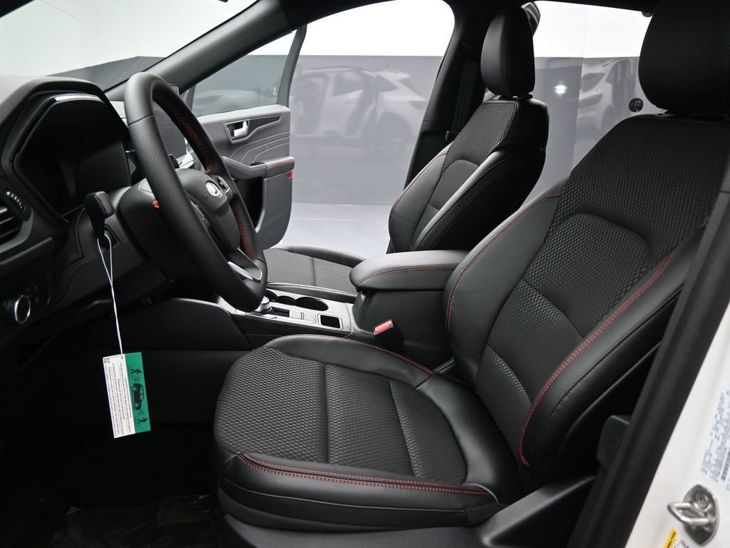 New 2025 Ford Escape ST-Line w/ Equipment Group 301A image 9