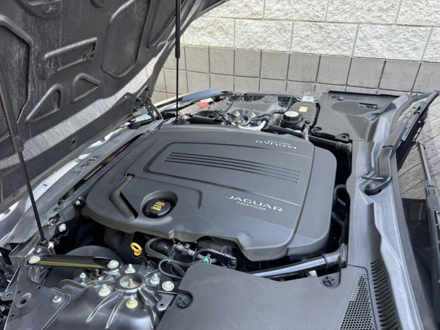 Used 2019 Jaguar F-TYPE Convertible RWD image 3