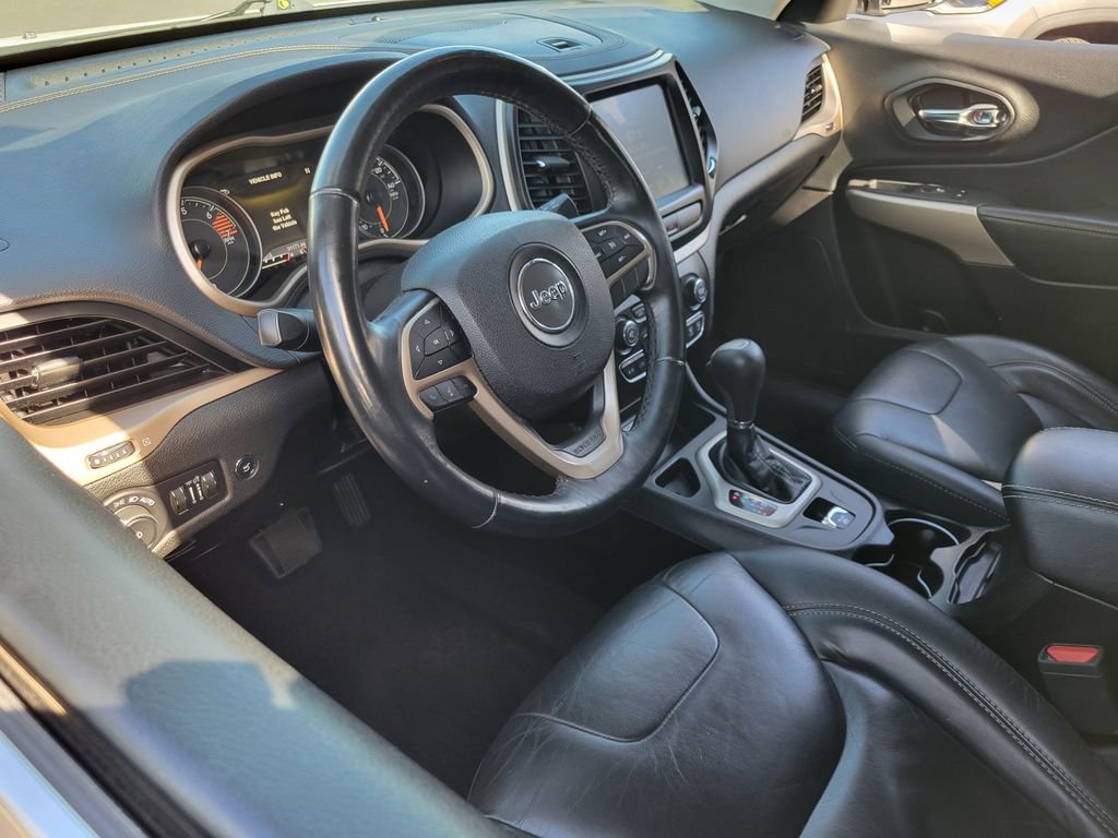 Used 2018 Jeep Cherokee Limited image 26