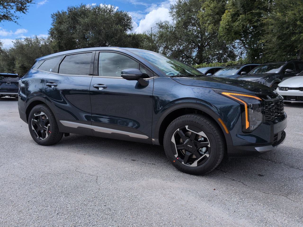 New 2027 Kia Sportage S AWD/4WD image 2