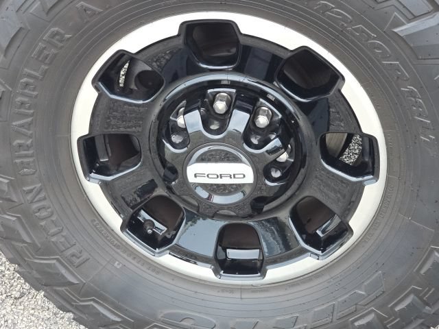 Used 2026 Ford F250 Platinum w/ Tremor Off-Road Package AWD/4WD image 13