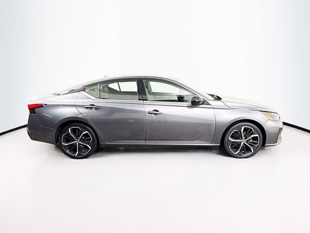 Used 2024 Nissan Altima 2.5 SR image 8