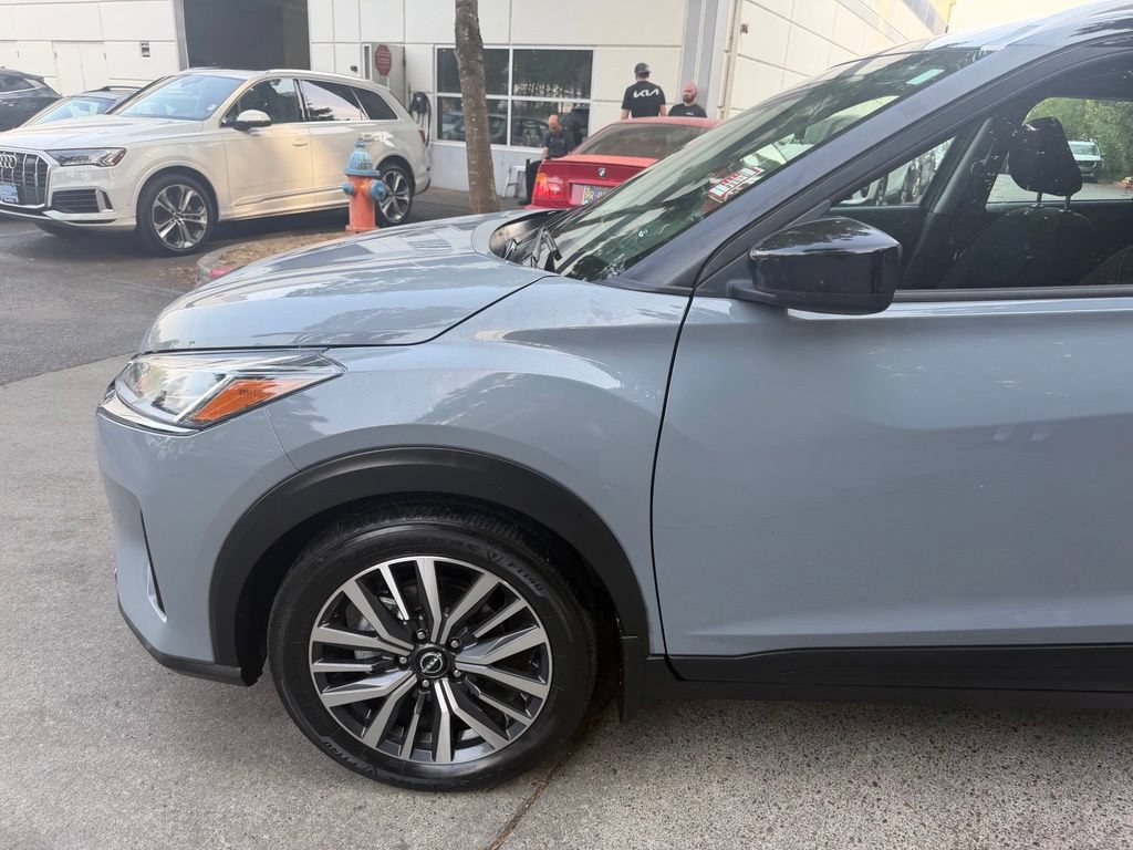Used 2023 Nissan Kicks SV FWD image 8