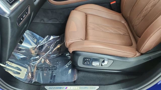 Used 2025 BMW X7 M60i image 39