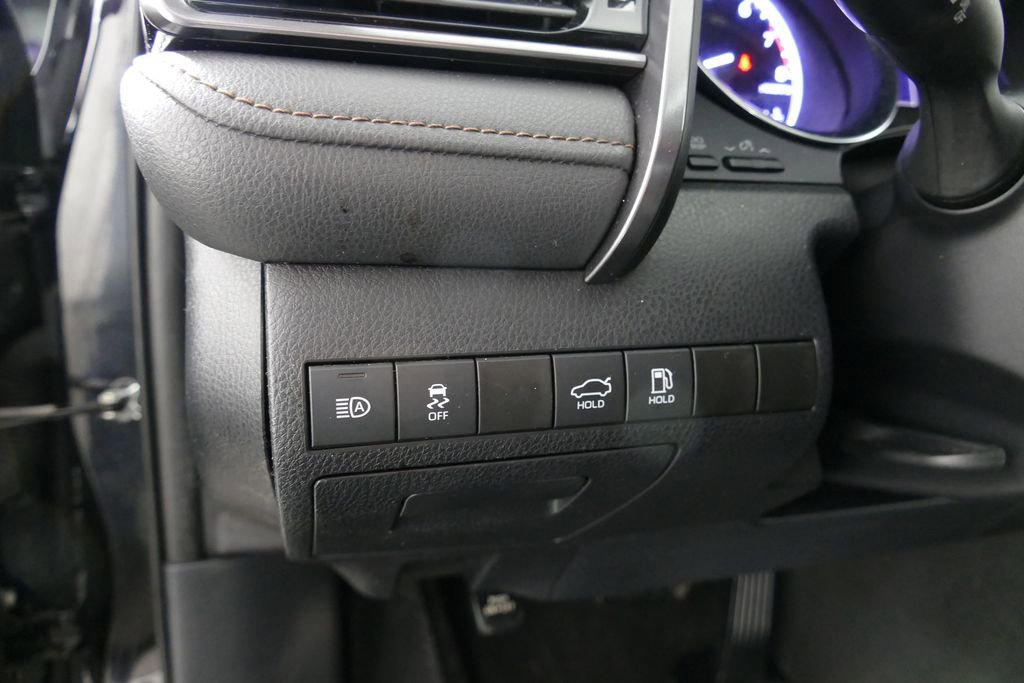 Used 2019 Toyota Camry LE FWD image 15