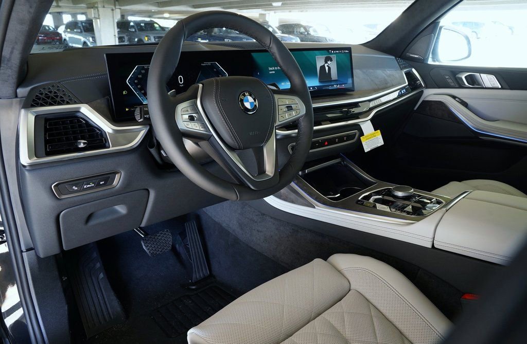 Used 2026 BMW X7 xDrive40i w/ Premium Package AWD/4WD image 13