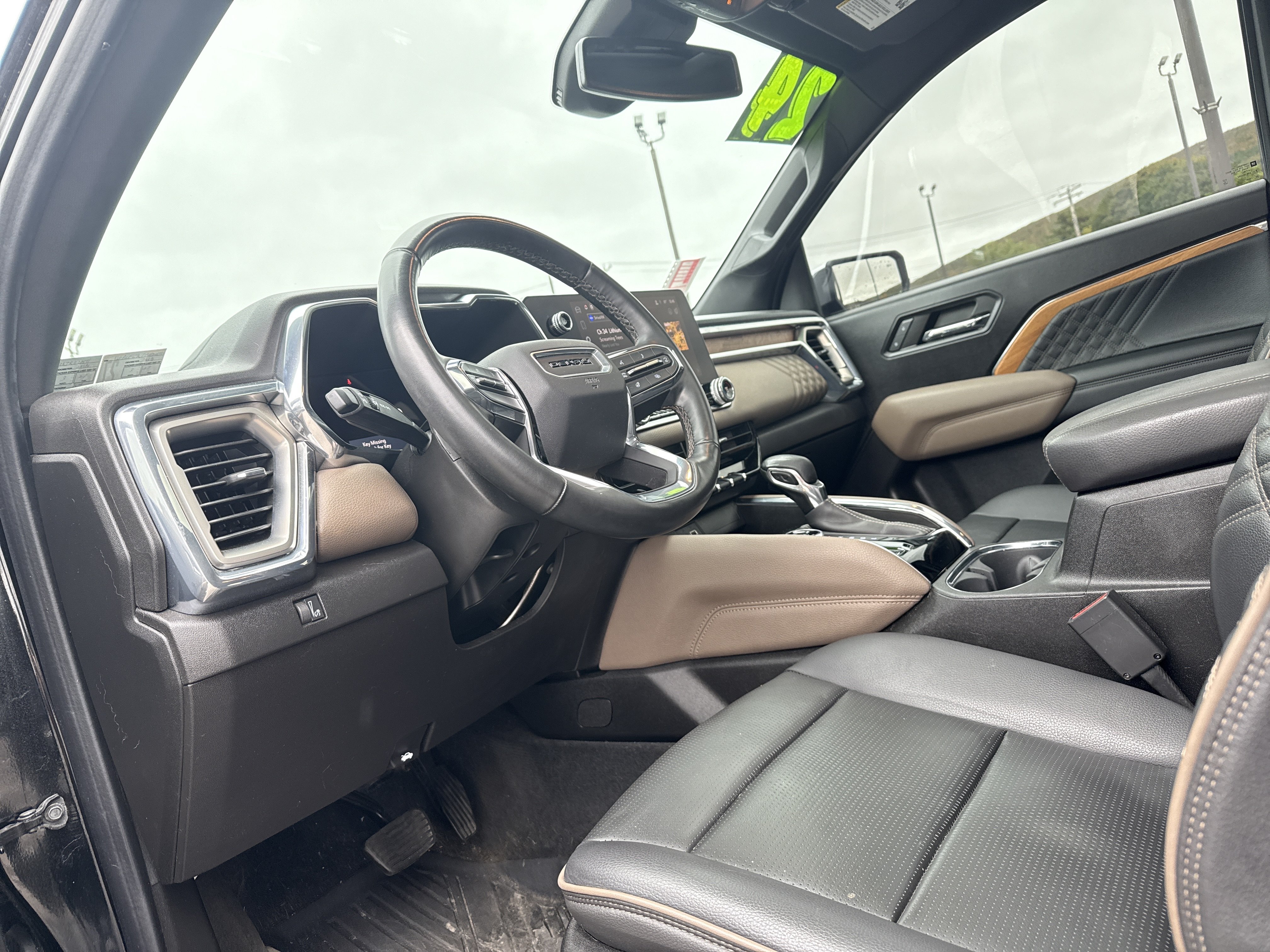 Used 2024 GMC Canyon Denali w/ LPO, Denali Black Edition AWD/4WD image 15