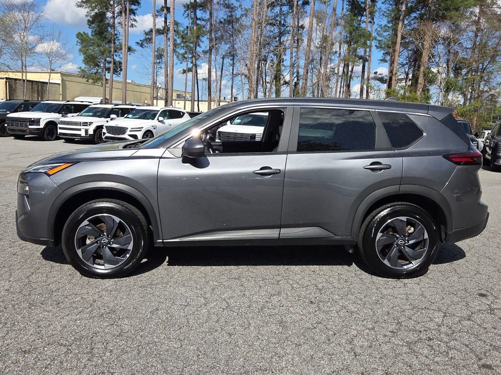 Used 2025 Nissan Rogue SV image 4