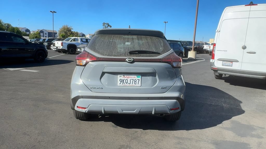 Used 2024 Nissan Kicks SR w/ SR Premium Package FWD image 7