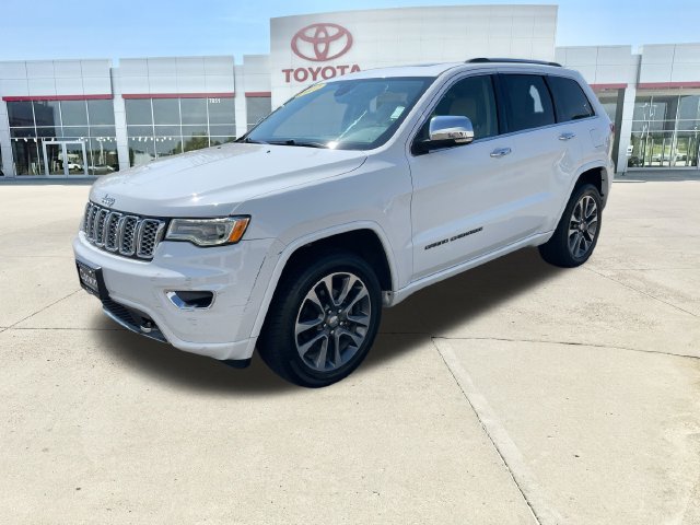 Used 2017 Jeep Grand Cherokee Overland AWD/4WD image 7
