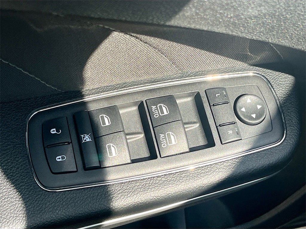 Used 2023 Dodge Charger R/T w/ Cold Weather Package image 17