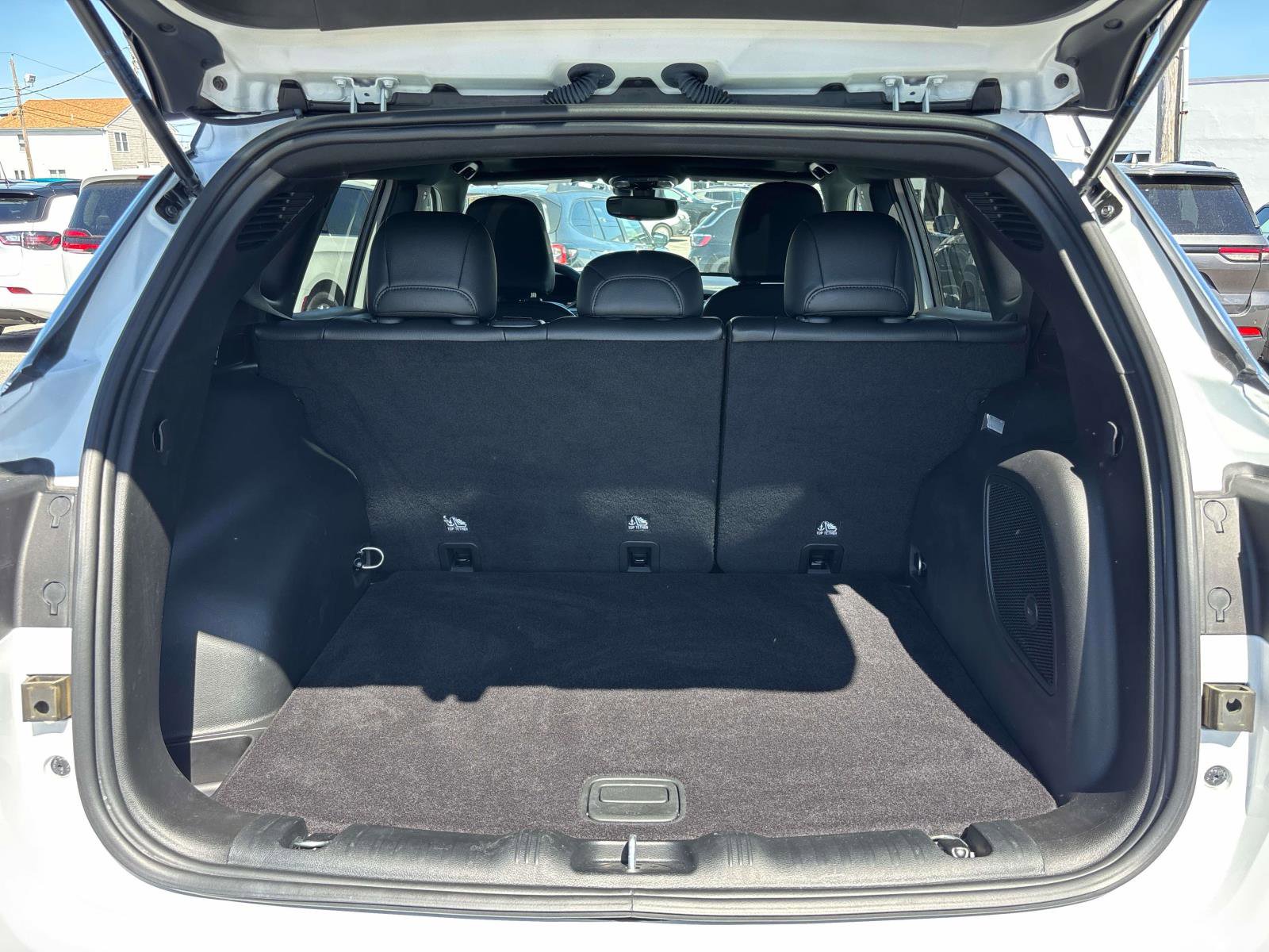 Certified 2024 Jeep Compass Limited w/ Sun and Sound Group AWD/4WD image 13