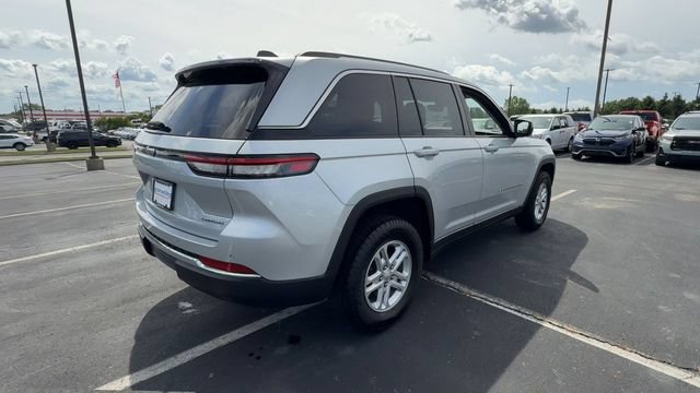 Used 2023 Jeep Grand Cherokee Laredo w/ Luxury Tech Group I AWD/4WD image 8