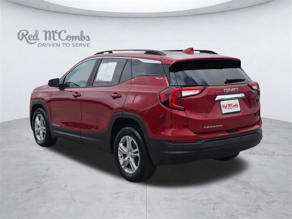 Used 2023 GMC Terrain SLE w/ Driver Convenience Package FWD image 4