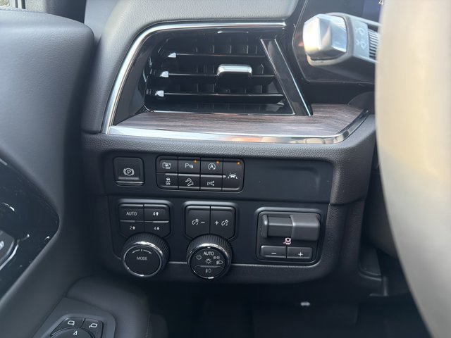 New 2026 Chevrolet Suburban LT w/ Comfort Package image 14