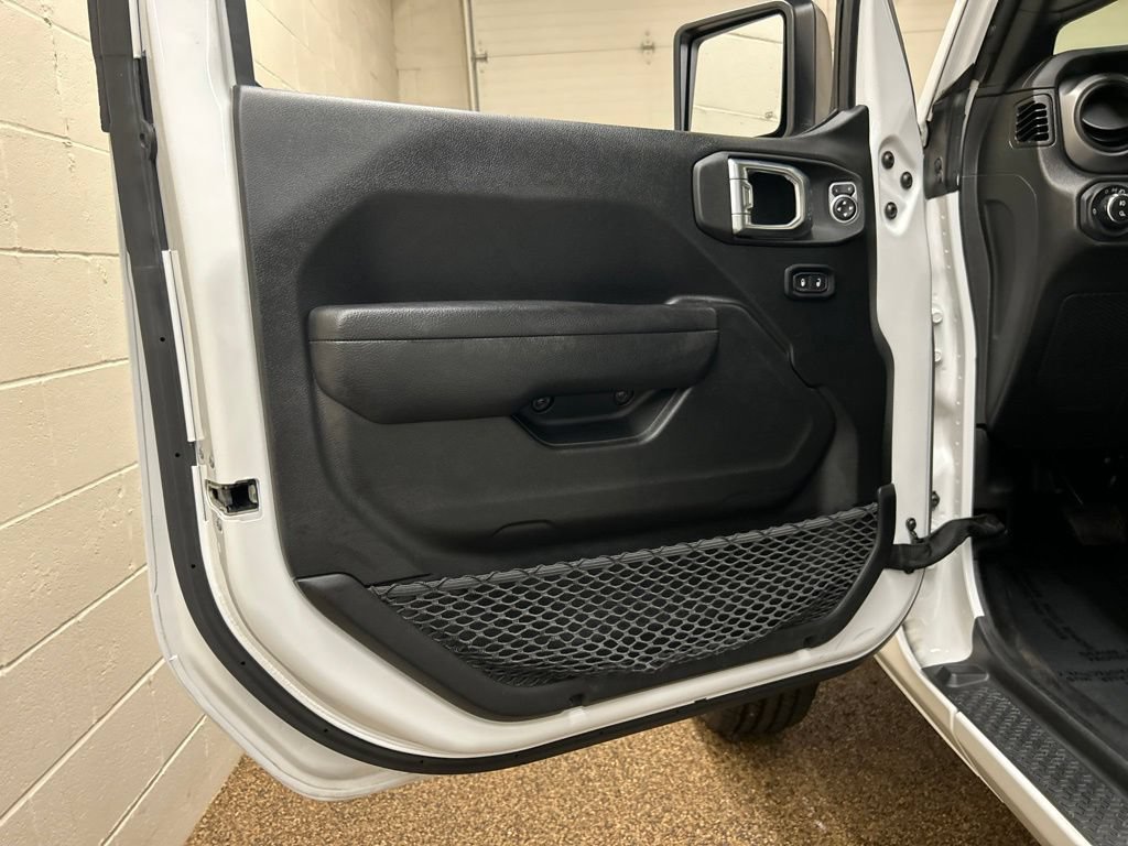 Used 2022 Jeep Gladiator Sport AWD/4WD image 13