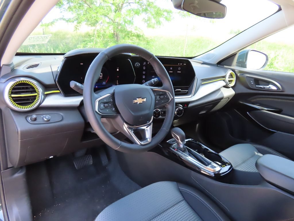 New 2026 Chevrolet Trax LT w/ Driver Confidence Package FWD image 19