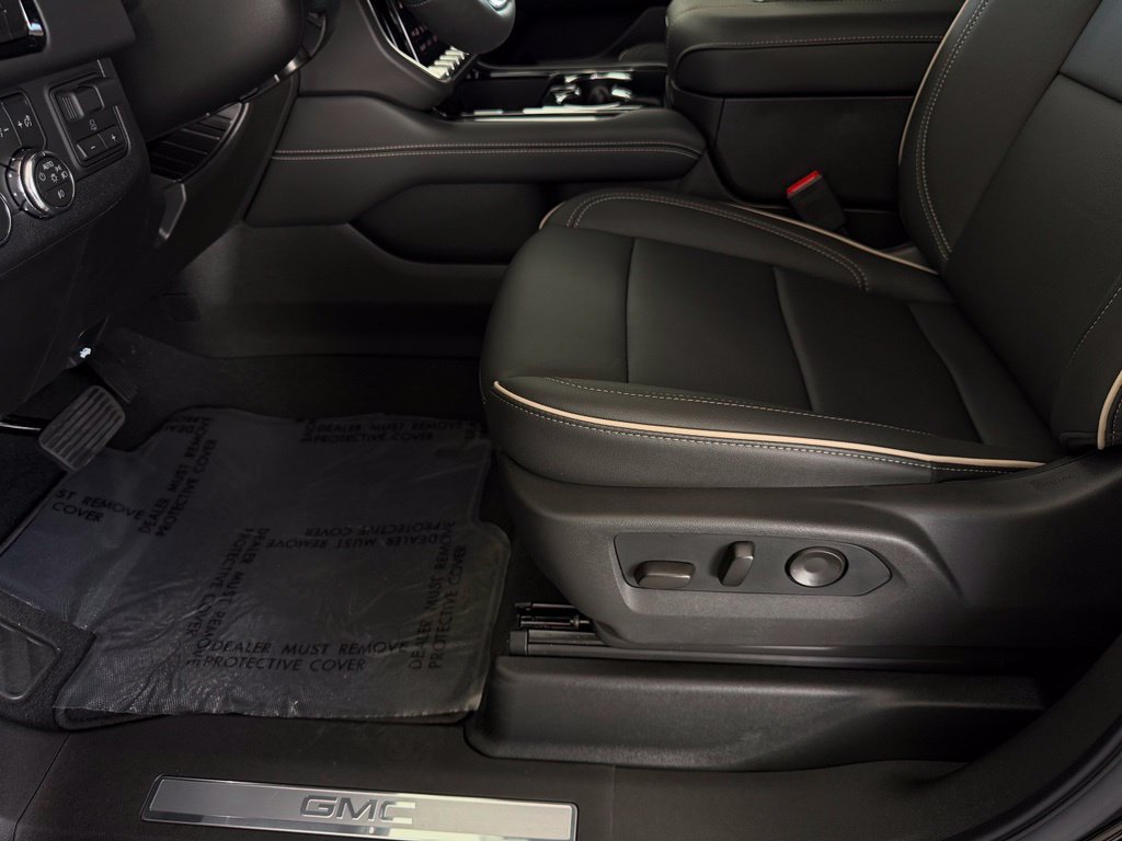 New 2026 GMC Yukon XL Elevation w/ Elevation Premium Package RWD image 13
