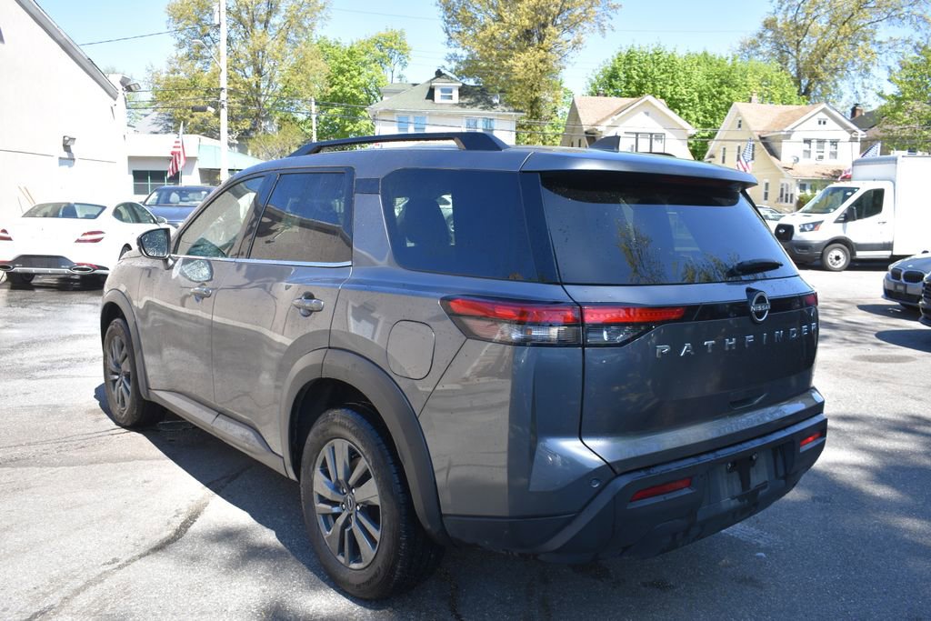 Used 2025 Nissan Pathfinder SV FWD image 8