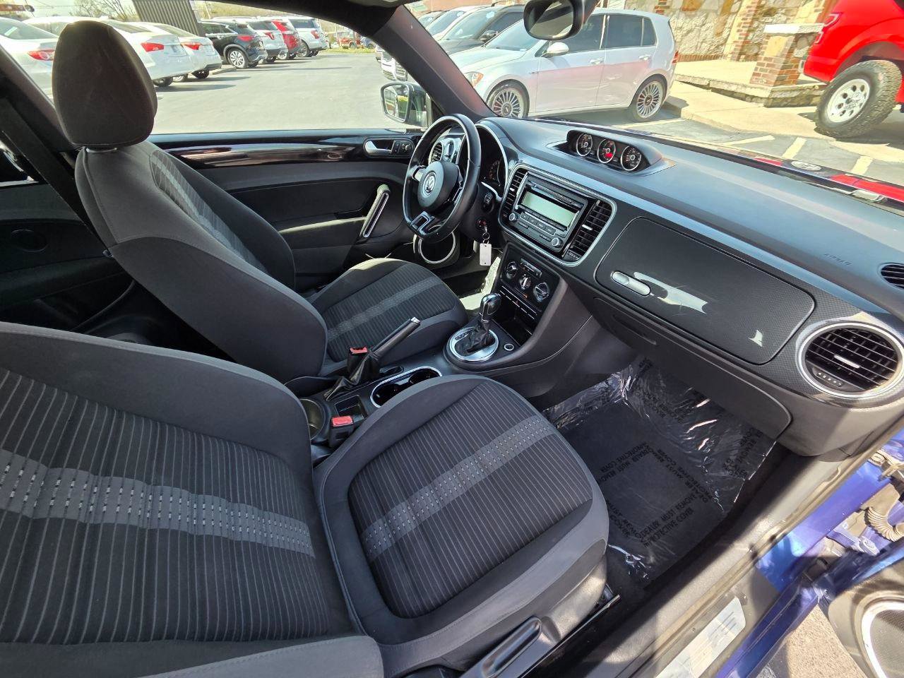 Used 2012 Volkswagen Beetle 2.0T image 12