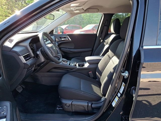 New 2025 Mitsubishi Outlander ES image 8