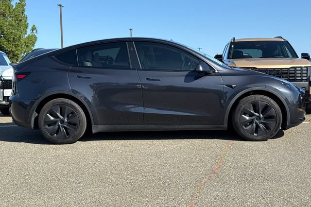 Used 2024 Tesla Model Y Long Range AWD/4WD image 5