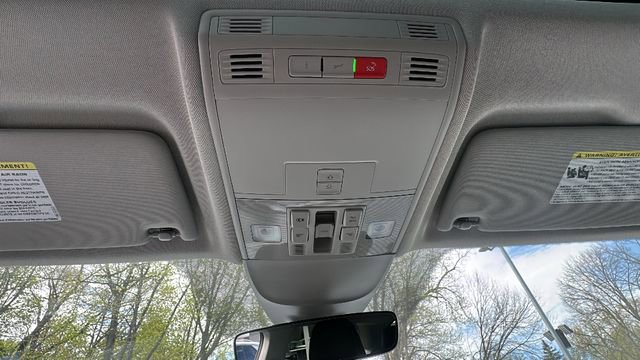 Used 2025 Volkswagen Taos SE FWD image 20