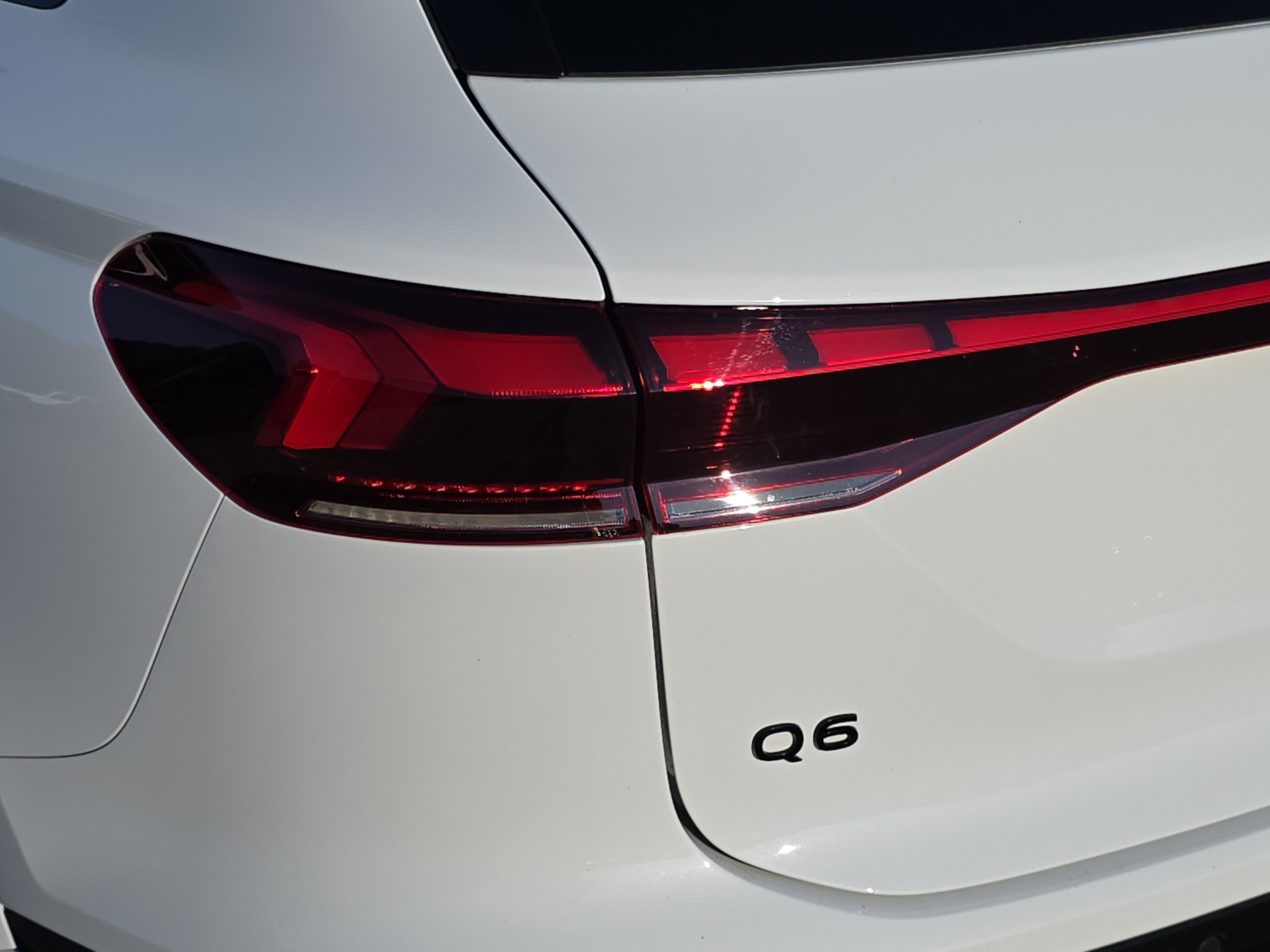 Used 2025 Audi Q6 e-tron Prestige w/ Black Warm Weather Package AWD/4WD image 34