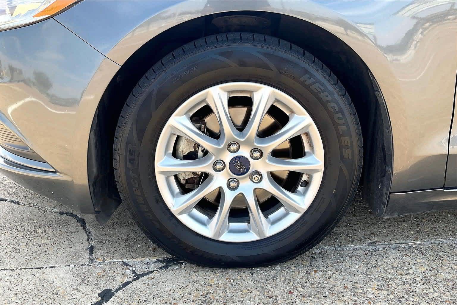 Used 2017 Ford Fusion S FWD image 7