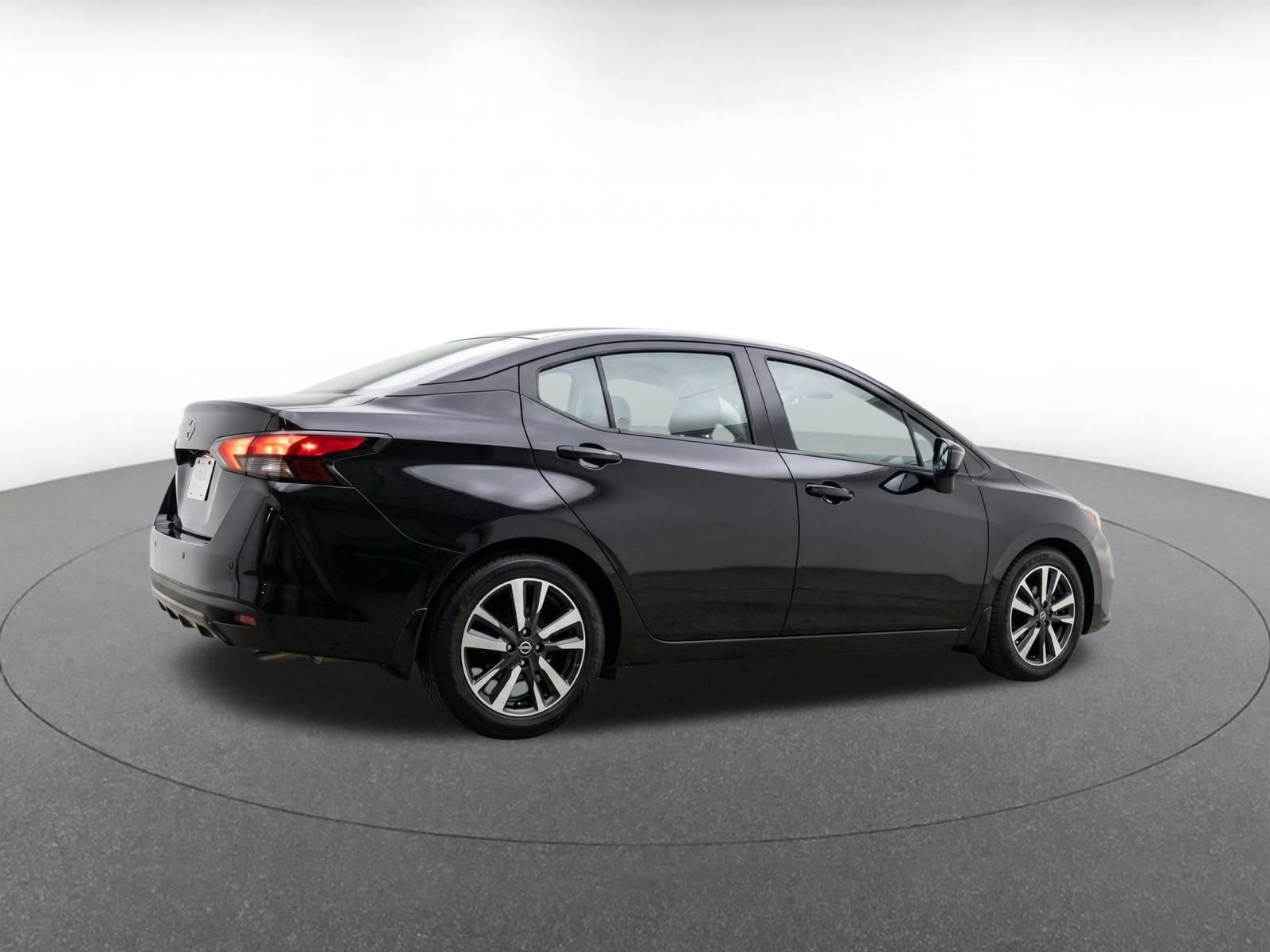 Used 2025 Nissan Versa SV FWD image 9