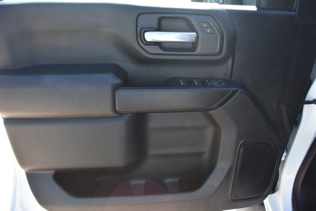 Used 2021 Chevrolet Silverado 2500 Custom w/ Custom Value Package image 13