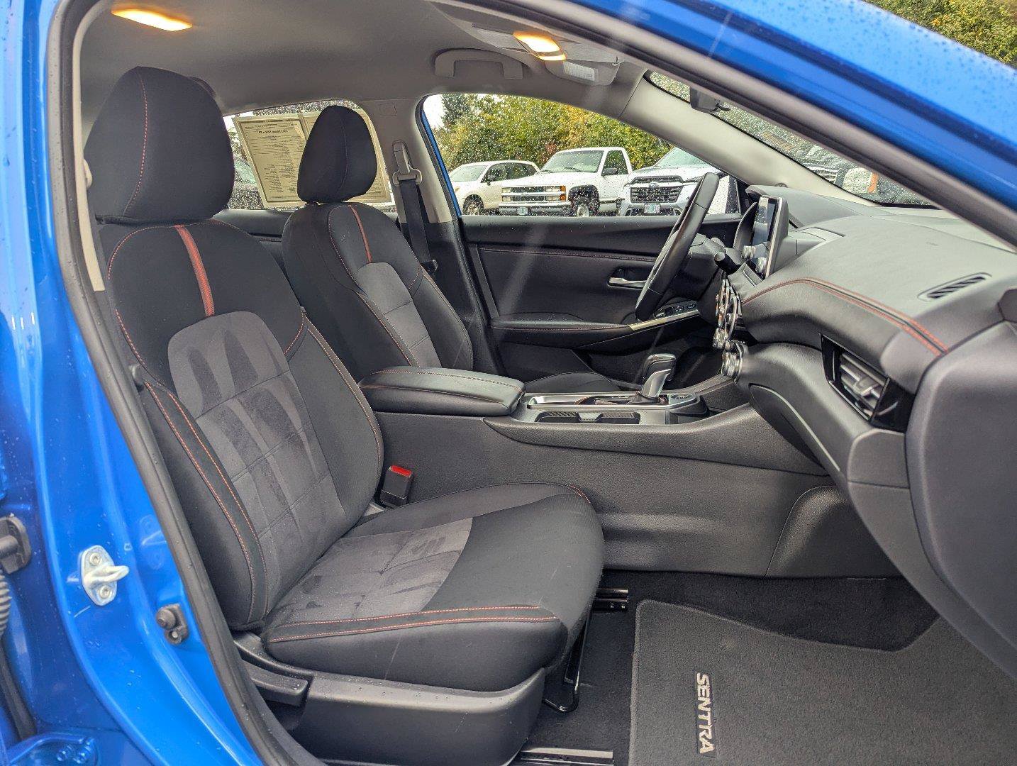 Used 2025 Nissan Sentra SR FWD image 32