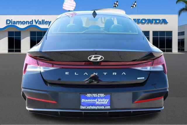 Used 2025 Hyundai Elantra Limited image 5