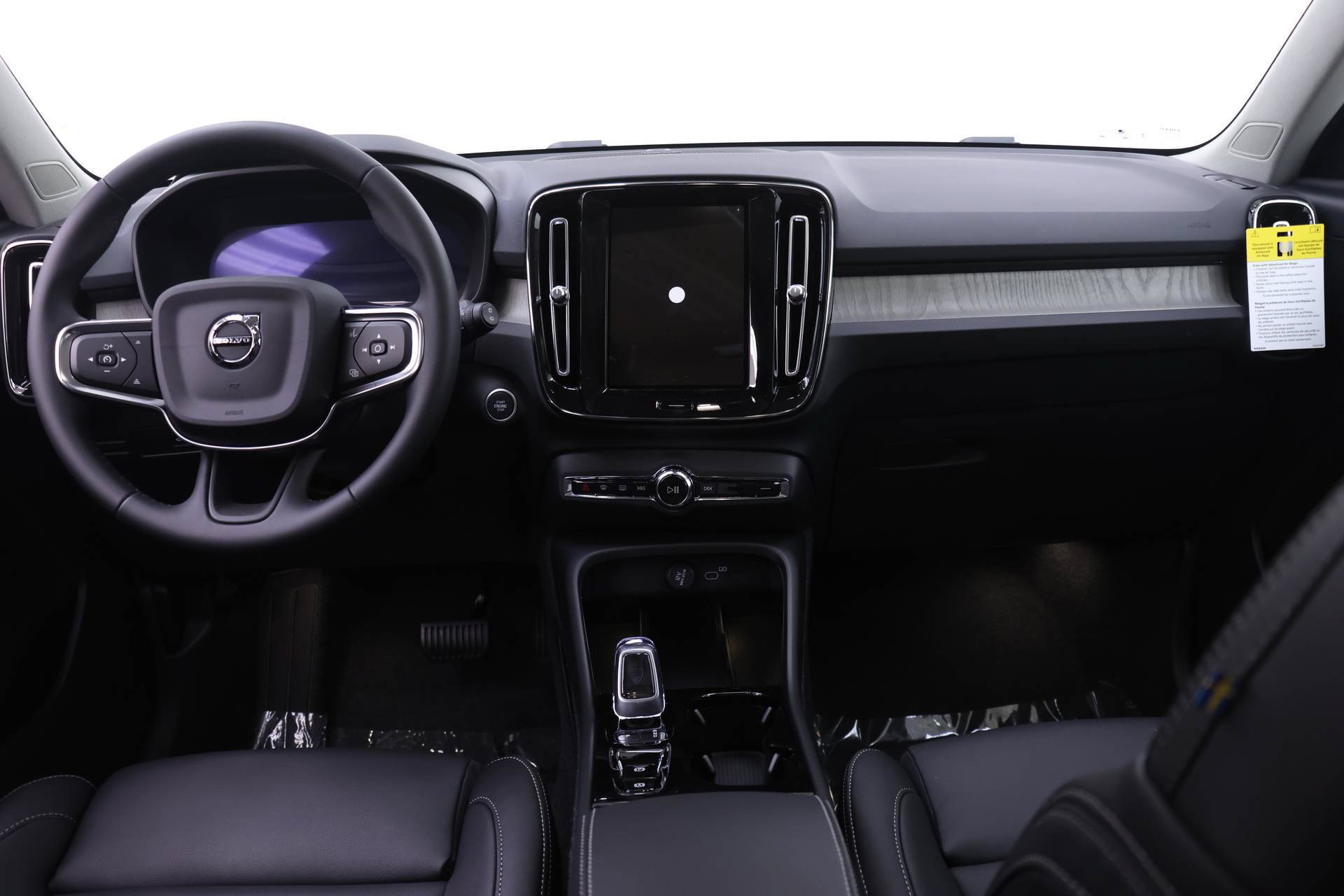 New 2026 Volvo XC40 B5 Ultra w/ Protection Package Premier AWD/4WD image 8