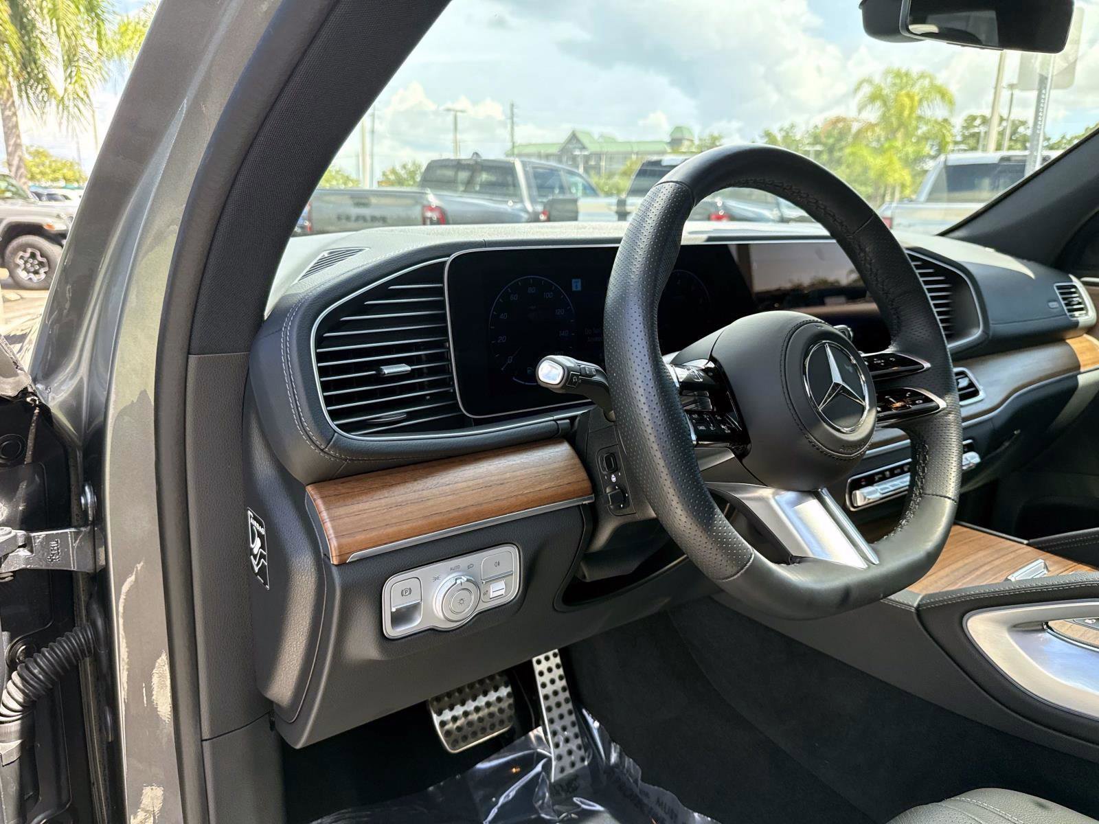 Certified 2025 Mercedes-Benz GLS 450 4MATIC image 20