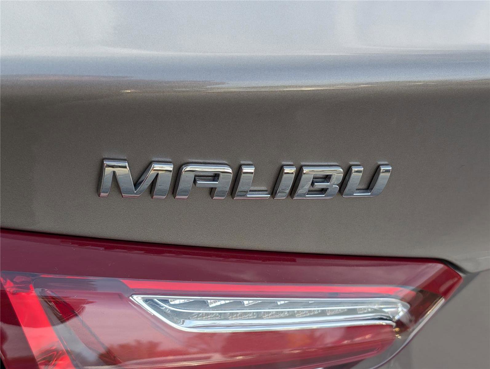 Used 2022 Chevrolet Malibu LT image 9